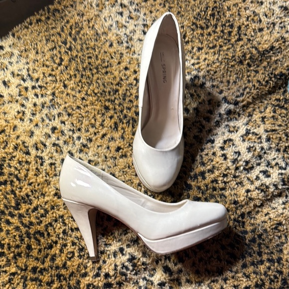 Stylish beige High Heels call it spring - Picture 1 of 4